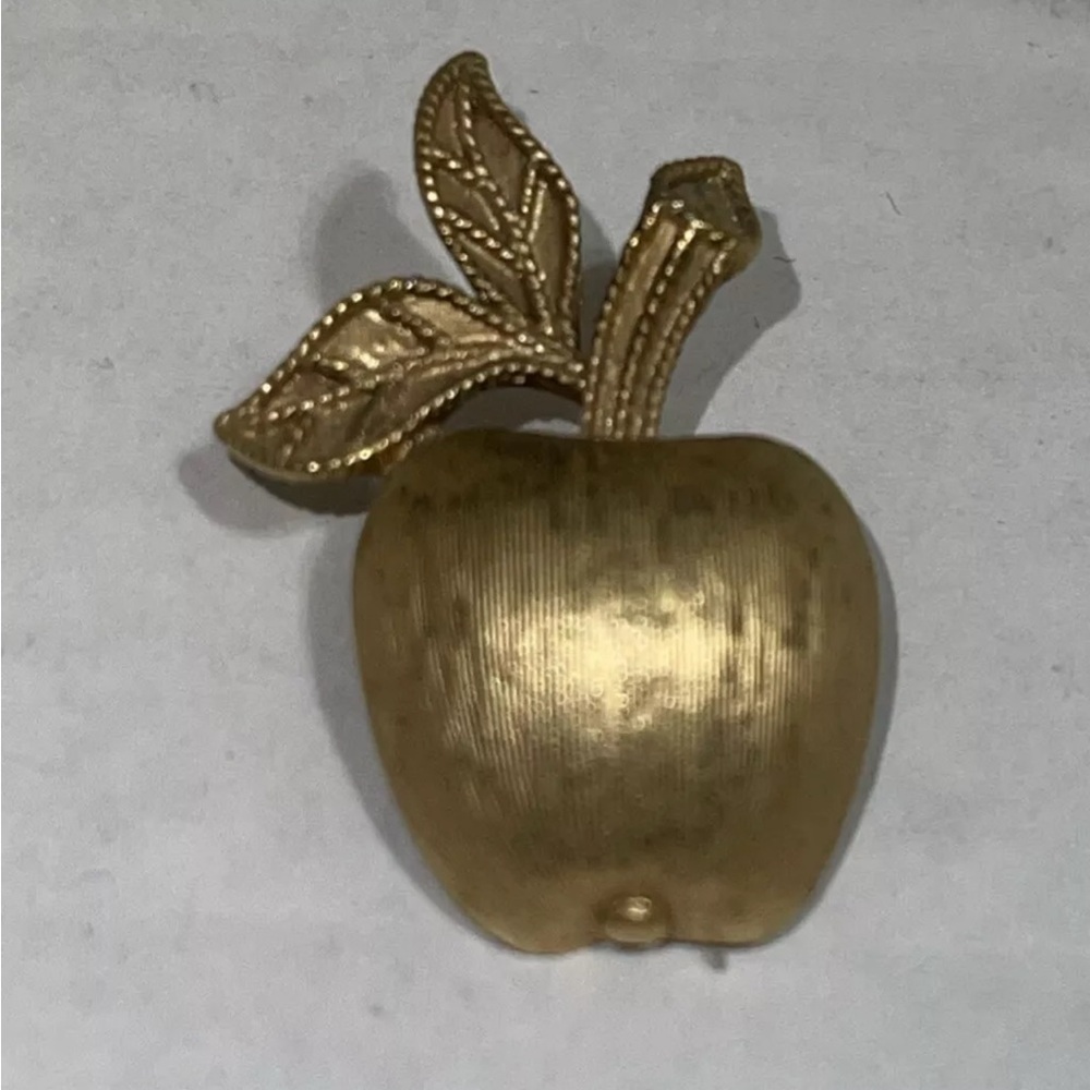 Elegant Apple Vintage Pin Brooch
